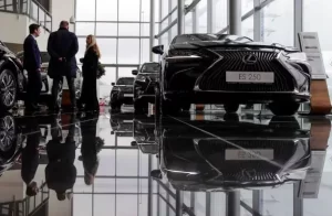 Putin’s Takeover of Russia’s Largest Car Dealership Raises Eyebrows